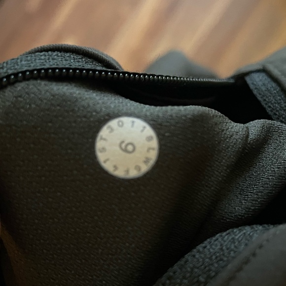 Lululemon Pace Rival Crop 22" #W6F41S, Olive Green. Size: 6 - Picture 7 of 8